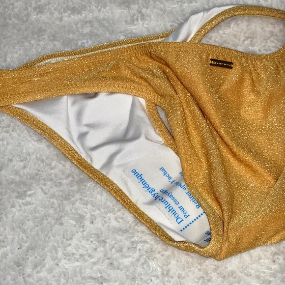 Victoria's Secret Swim - Picture 5 of 6